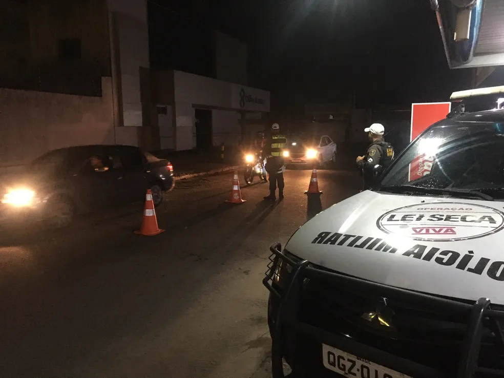 Motorista é flagrado dirigindo sob efeito de álcool pela terceira vez em seis meses em Natal