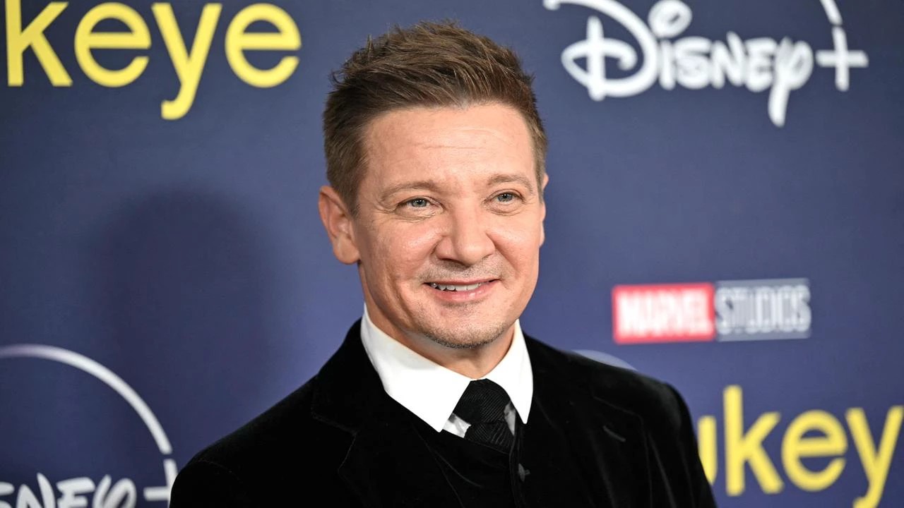 Ator Jeremy Renner, da Marvel, sofre acidente e está em ‘estado crítico’
