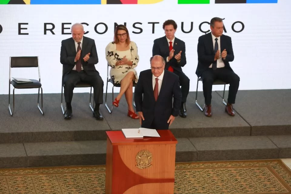 Alckmin assume ministério e diz que reforma tributária é “fundamental”