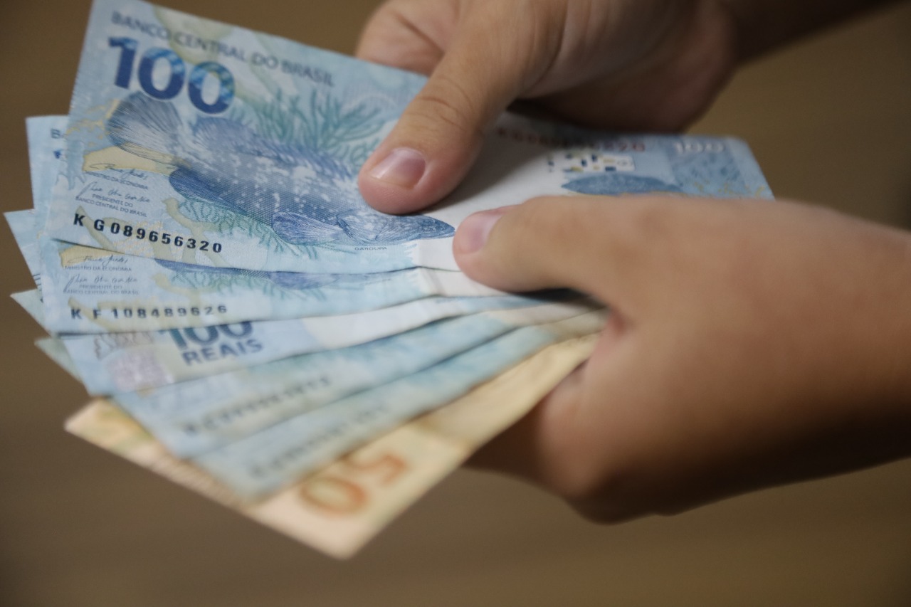 Governo do RN paga 13° para faixa salarial acima de R$ 8 mil