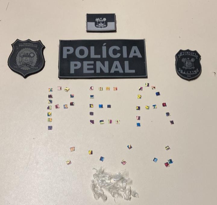 Visitante é presa tentando entrar com LSD na Penitenciária de Alcaçuz