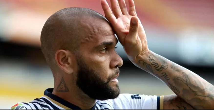 Daniel Alves divide cela em área para agressores sexuais