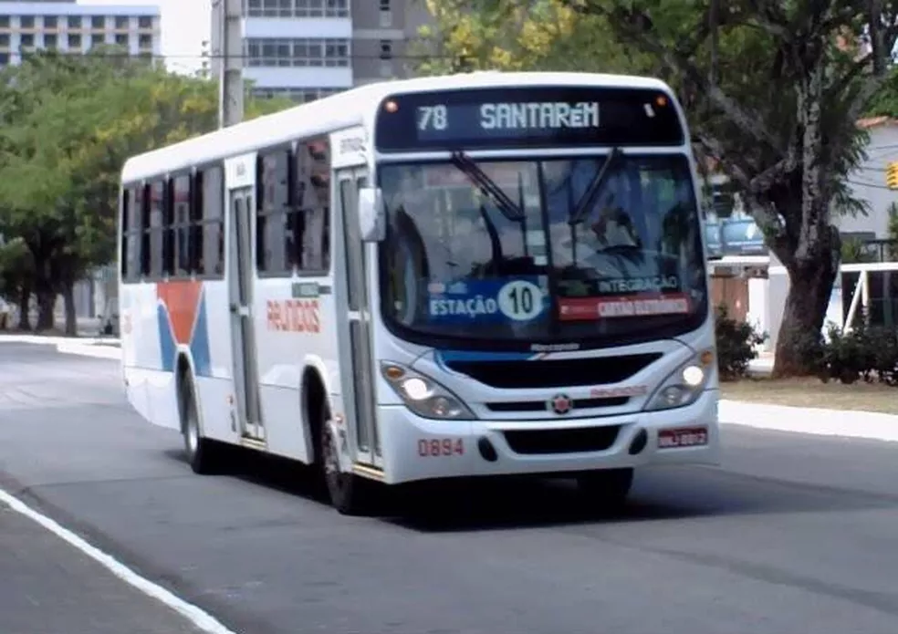 Rastreamento via GPS encontra suspeito "trabalhando" após assalto em parada de ônibus na Grande Natal