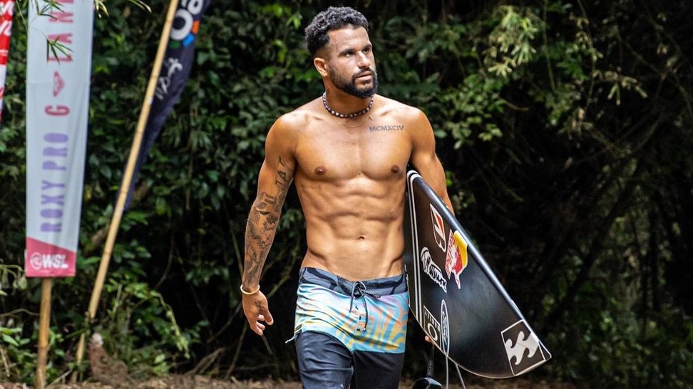 Sucesso de Ítalo Ferreira após ouro faz preços subirem em praia do RN