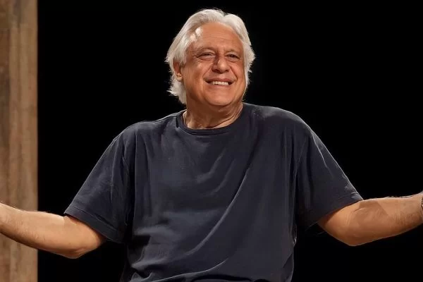 Antonio Fagundes barra atrasados em peça, e polícia precisa conter tumulto