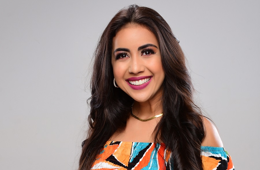 Cantora mossoroense é finalista de concurso que escolherá a nova vocalista da banda Mastruz com Leite