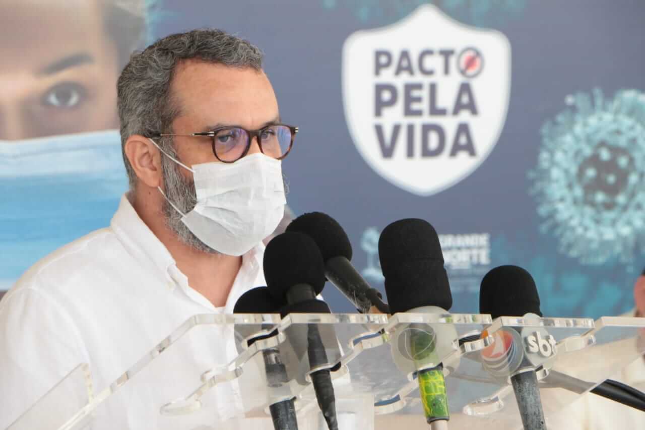 Ricardo Valentim usou projeto do LAIS para custear tour europeu em família e jantares com lagosta