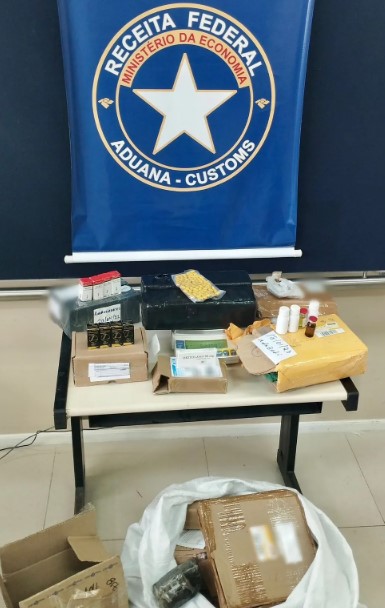 Receita Federal apreende 5 kg de skunk e 60 comprimidos de ecstasy em encomendas nos Correios em Natal
