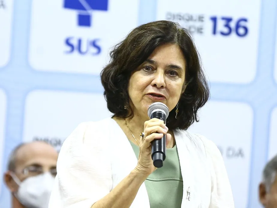 Ministra da Saúde revoga portaria sobre aborto que facilitava identificação de autor de estupro