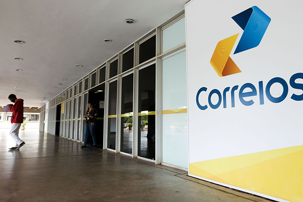 Carro dos Correios sofre assalto e tem suas encomendas levadas na zona Sul de Natal