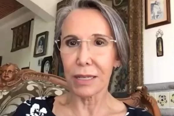 'Dona Florinda' combate fake news, critica polarização e cita Lula