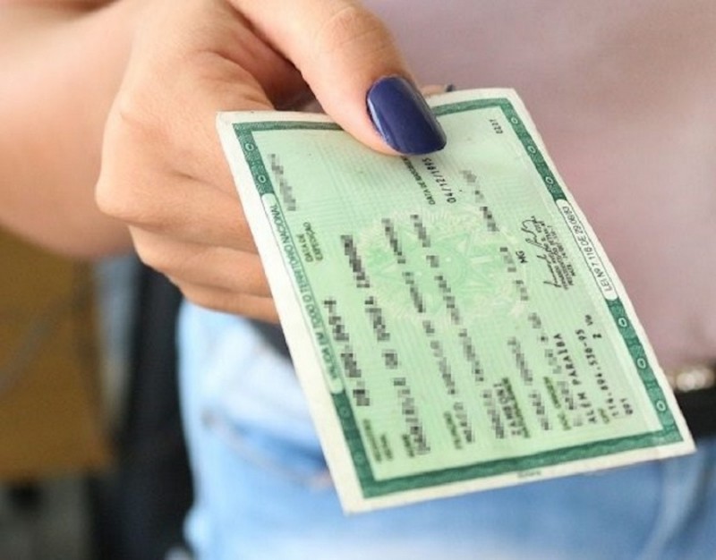 Homem é preso ao tentar pegar empréstimo em banco com documento falso em Natal