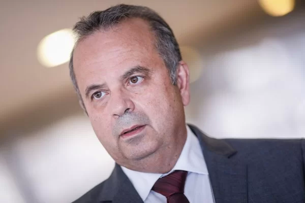 “Lula faz afirmações como se estivesse em mesa de bar”, aponta Rogério Marinho