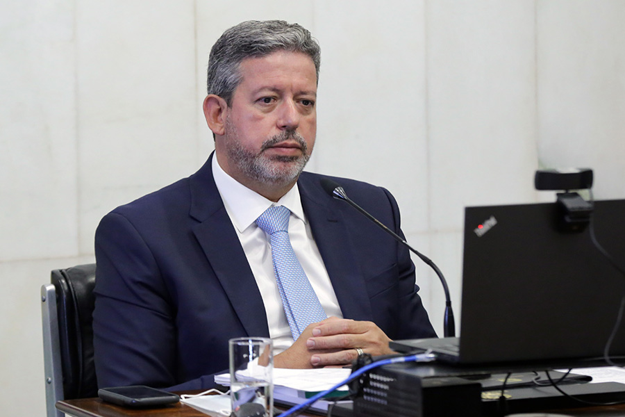 Lira diz que reforma tributária é prioritária e será votada em até três meses