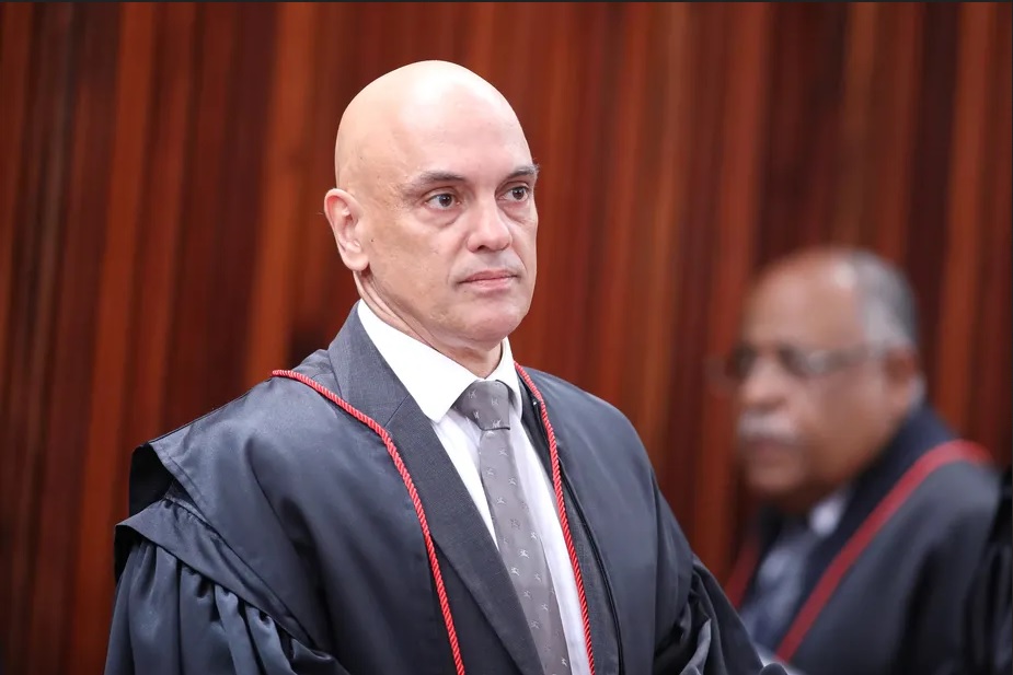 Plano de grampear Moraes teria começado em setembro e contado com hacker