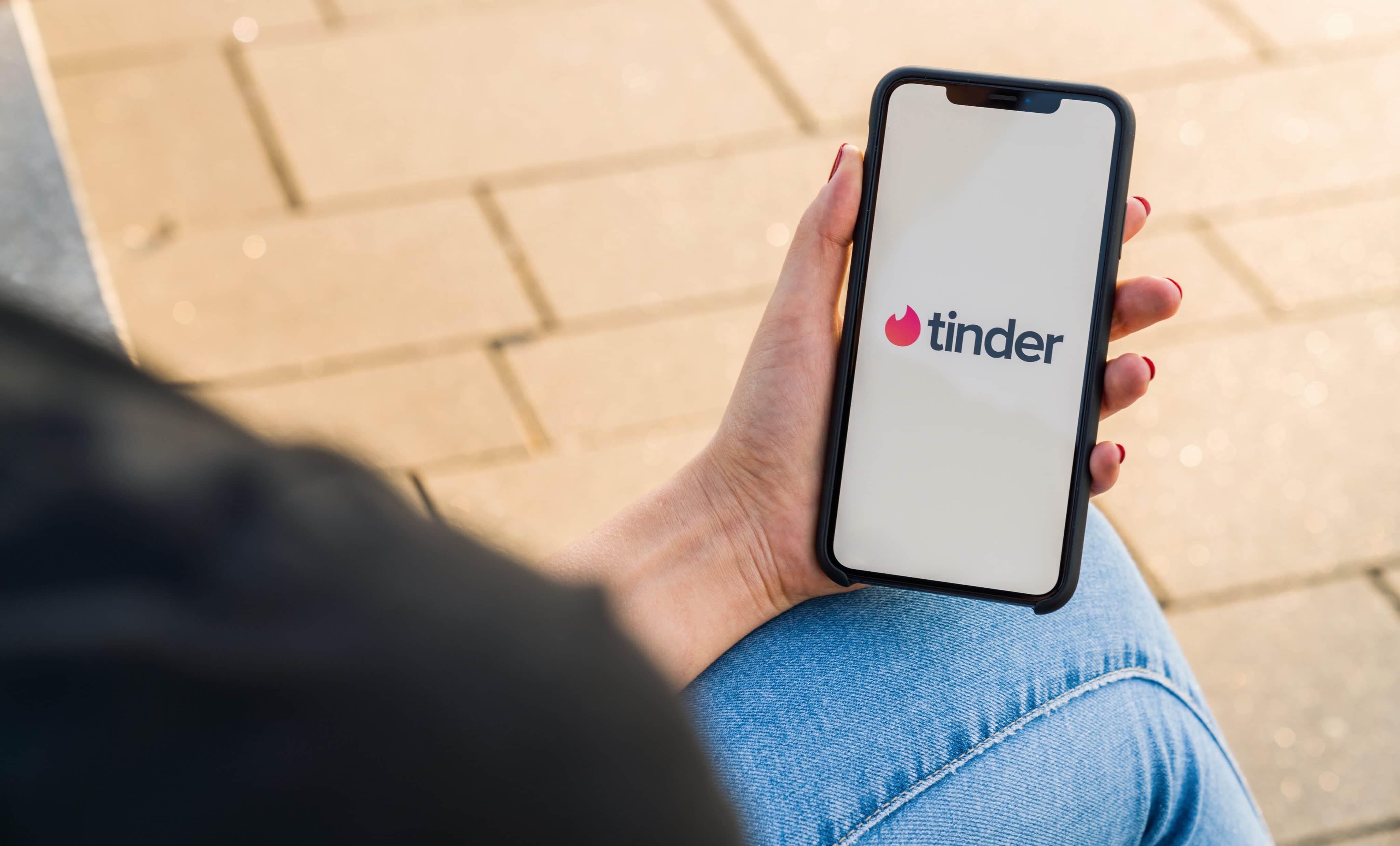 Tinder lança modo 'anônimo' para que você não encontre familiares no app