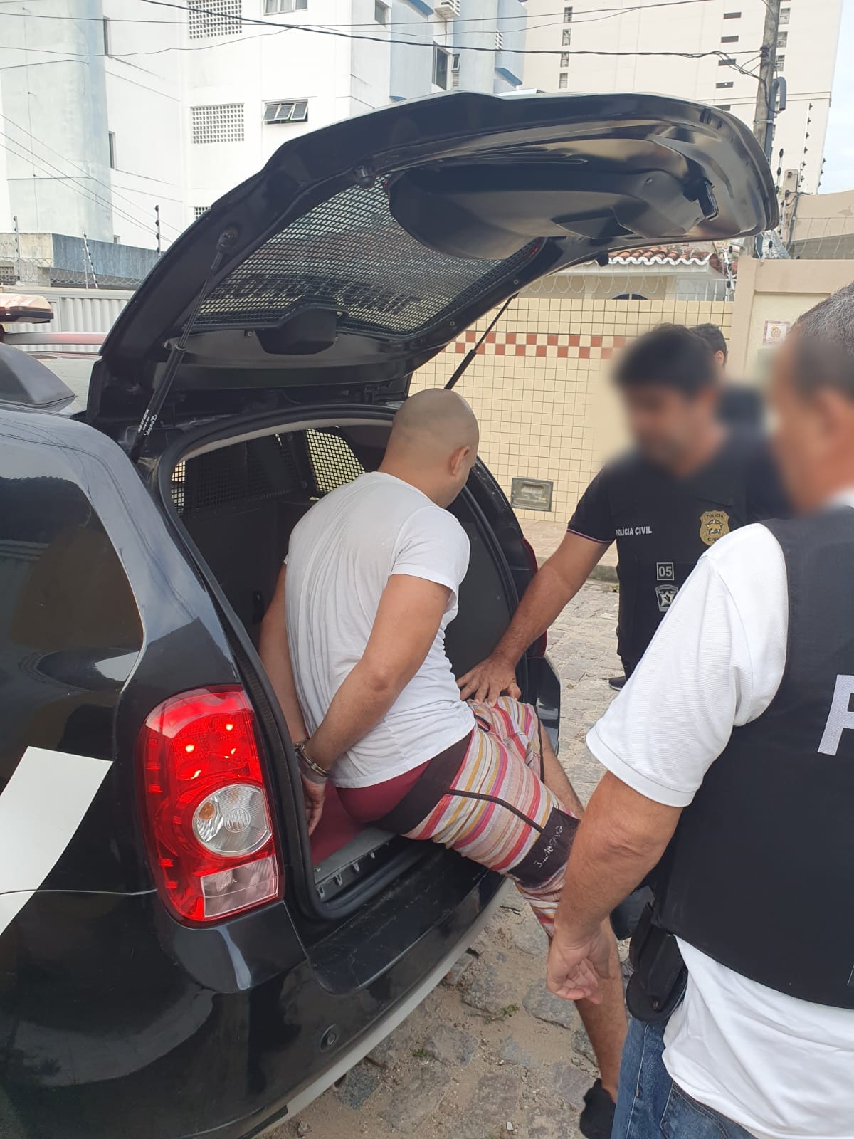 Homem persegue ex-companheira, descumpre medida protetiva e é preso em Natal