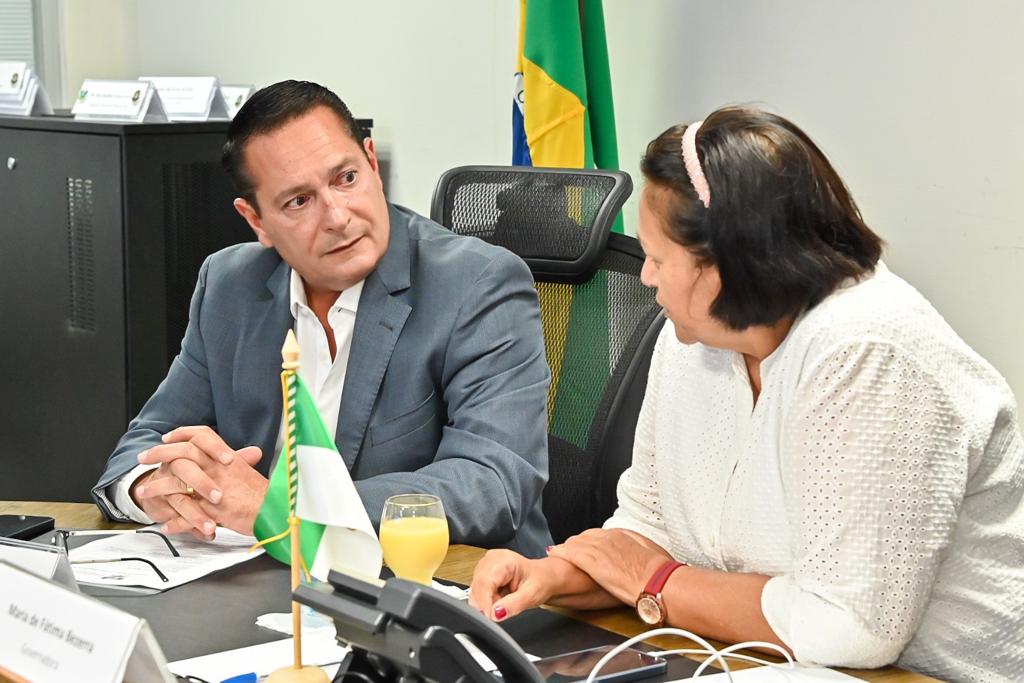 Ezequiel articula reunião e apoio aos municípios atingidos pelos ataques à Segurança Pública