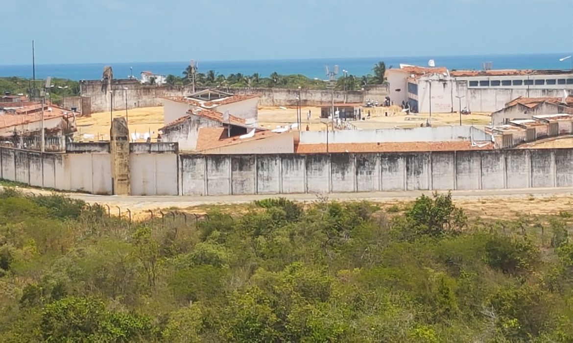 Presídios do RN têm tortura, comida estragada e doenças, diz colegiado
