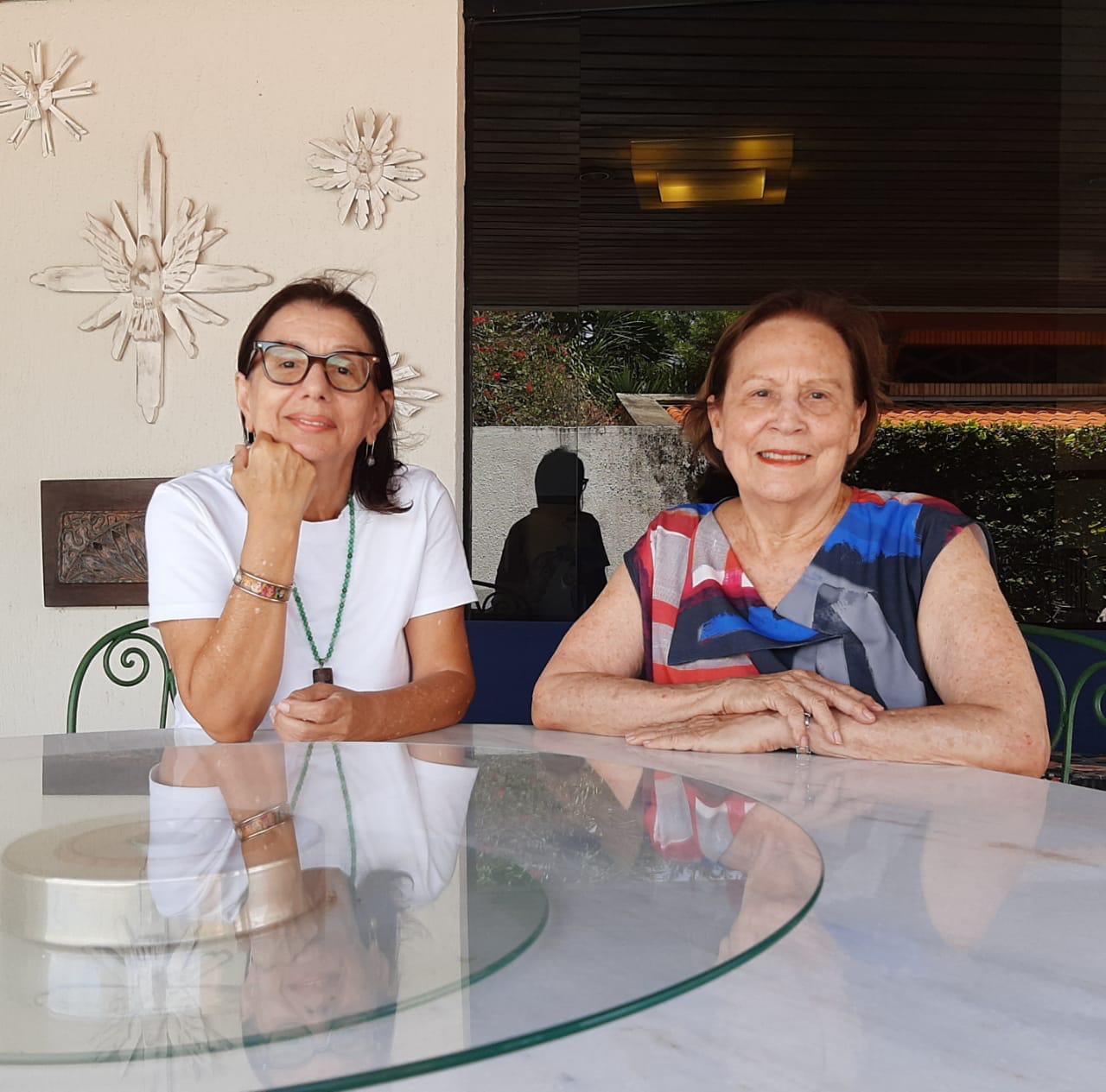 “Alegria Mansa”: artistas plásticas Angela Almeida e Selma Bezerra fazem lança na charmosa da Adega Farret