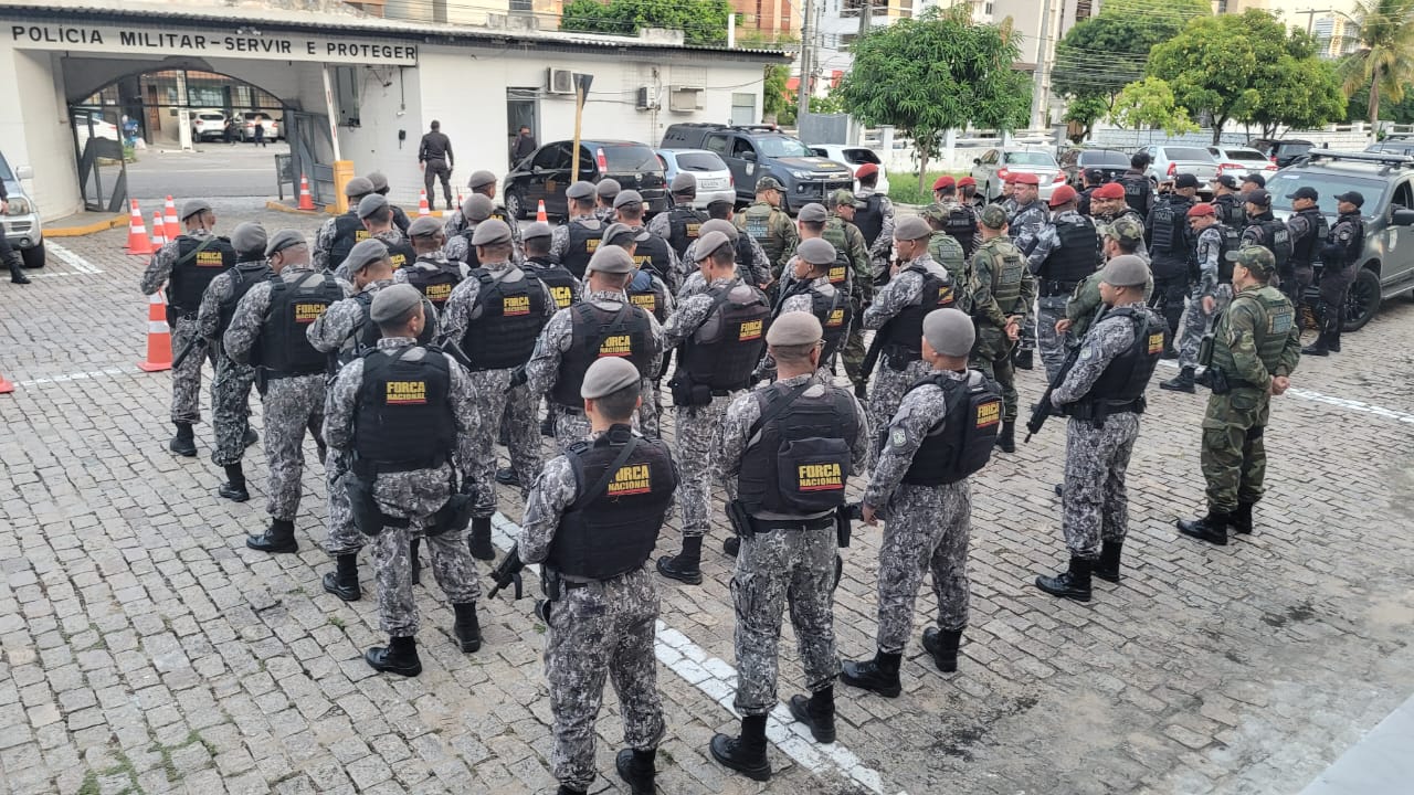 VÍDEO: Mesmo com reforço no policiamento, bandidos soltam fogos para comemorar aniversário de facção em Natal