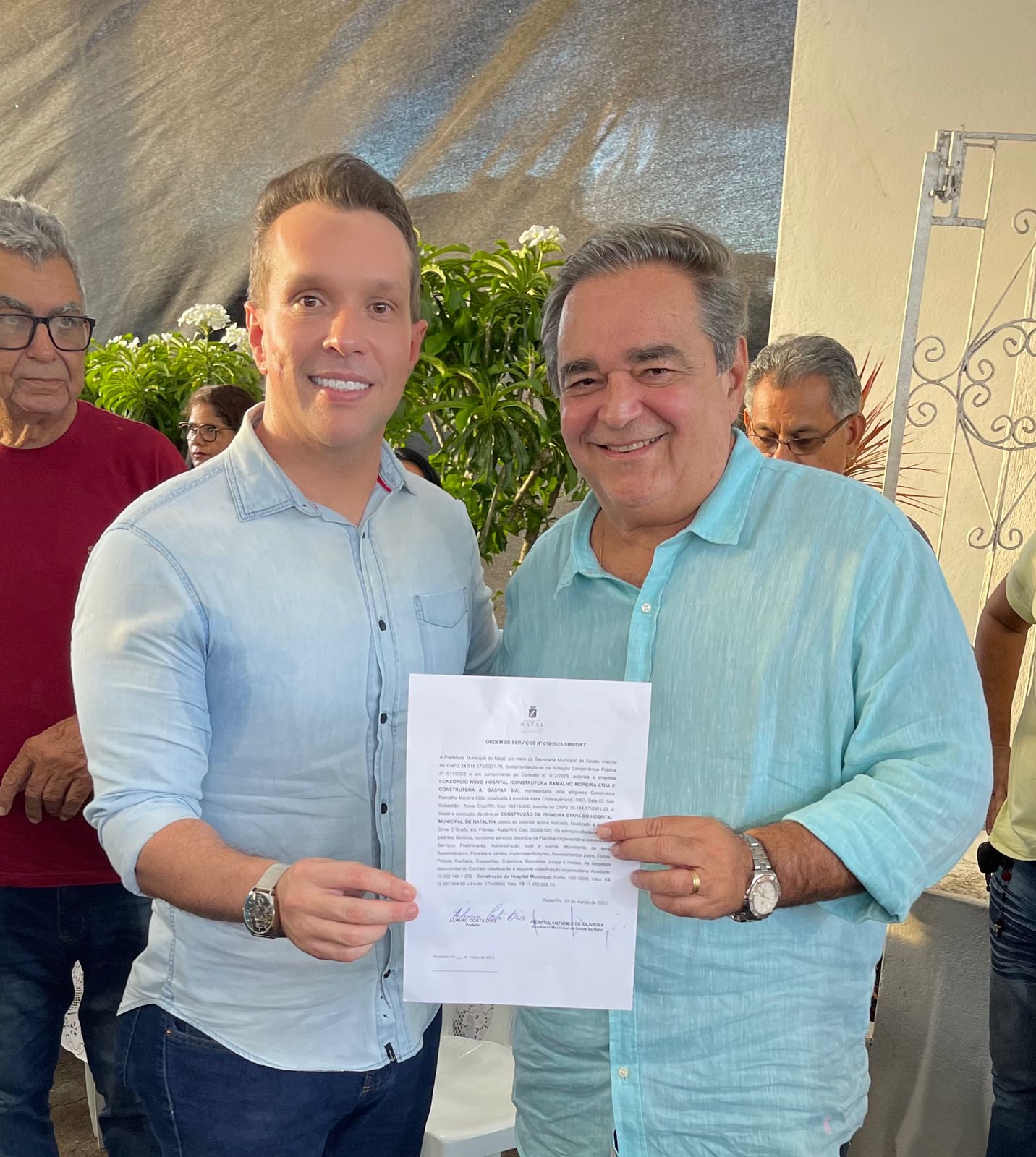 Presidente da Câmara de Natal Eriko Jácome e prefeito Álvaro Dias celebram assinatura de ordem de serviço para construção do Hospital Municipal