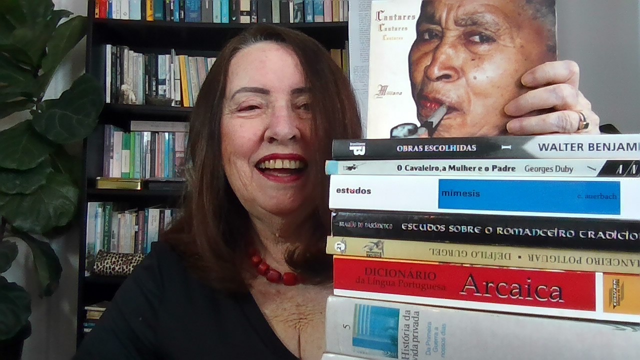 Clotilde Tavares lança dia 19 de março a série de podcasts “Romanceiro Vivo”