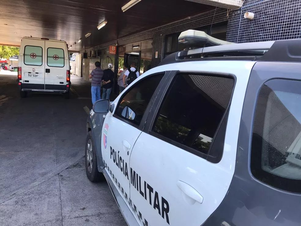 Bandido armado invade hospital Walfredo Gurgel para fugir da PM e causa tumulto entre pacientes