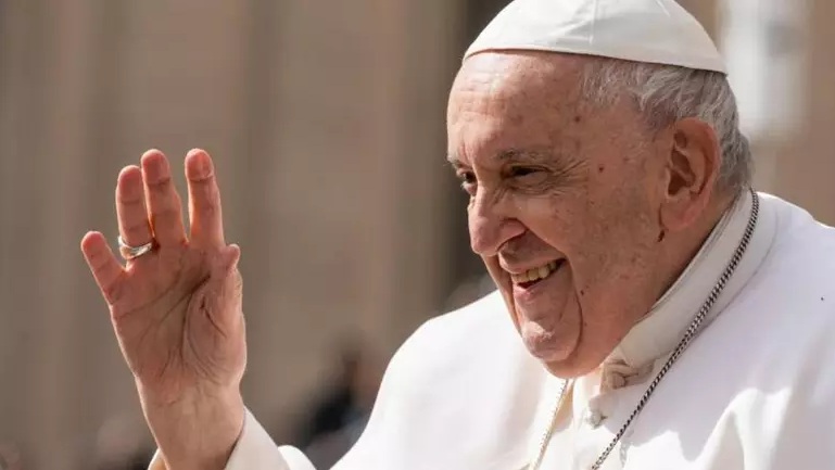 Papa Francisco é internado com infecção respiratória e não tem previsão de alta