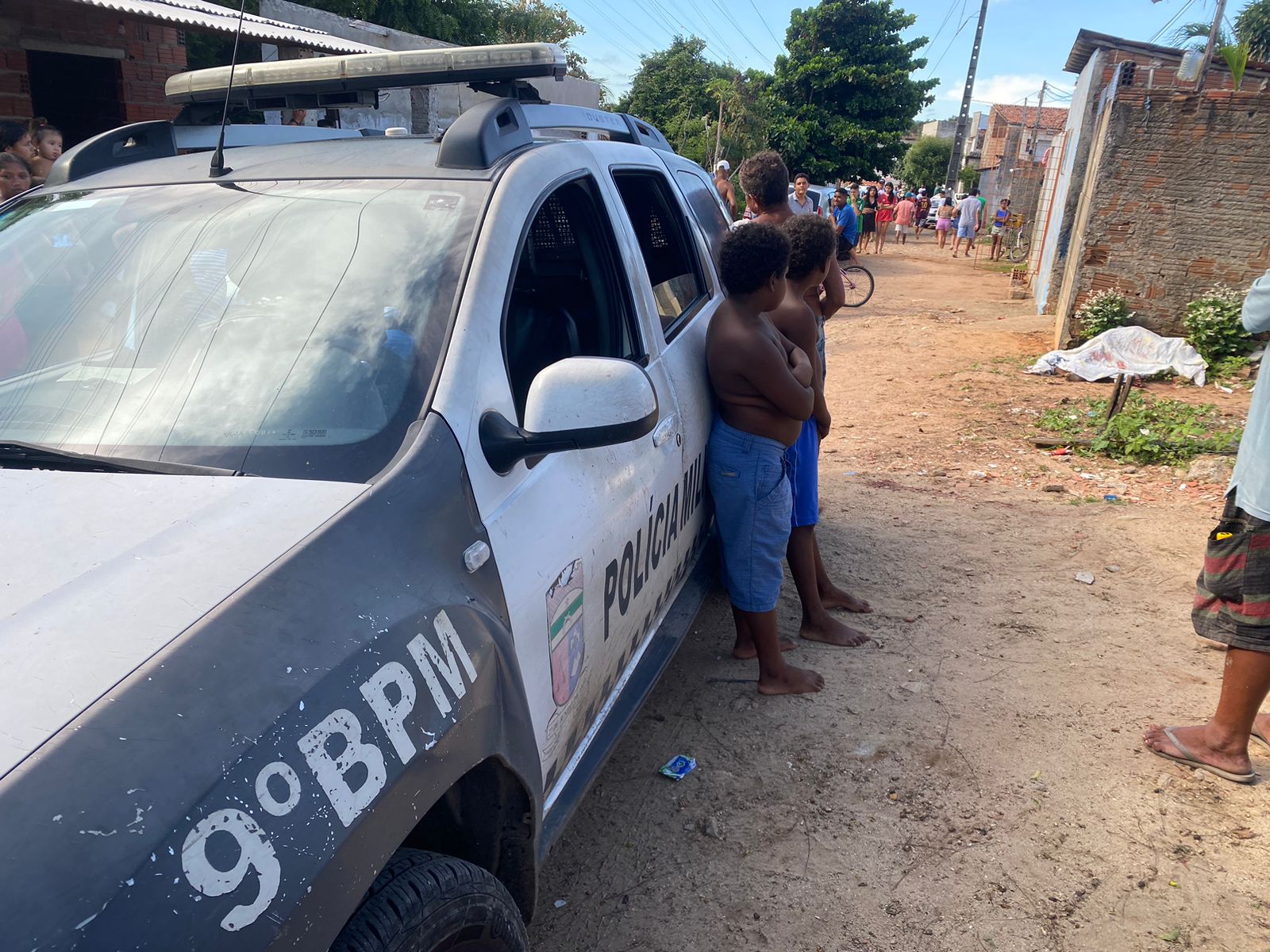 Homem é assassinado a facadas em Felipe Camarão