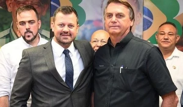 Senador bolsonarista nomeia ex-deputado que propôs mudar nome do STF