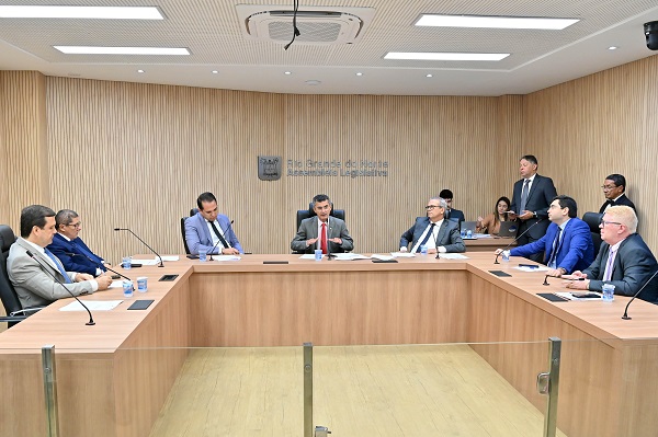 Comissão da ALRN aprova obrigatoriedade de assinatura física de idoso em empréstimos