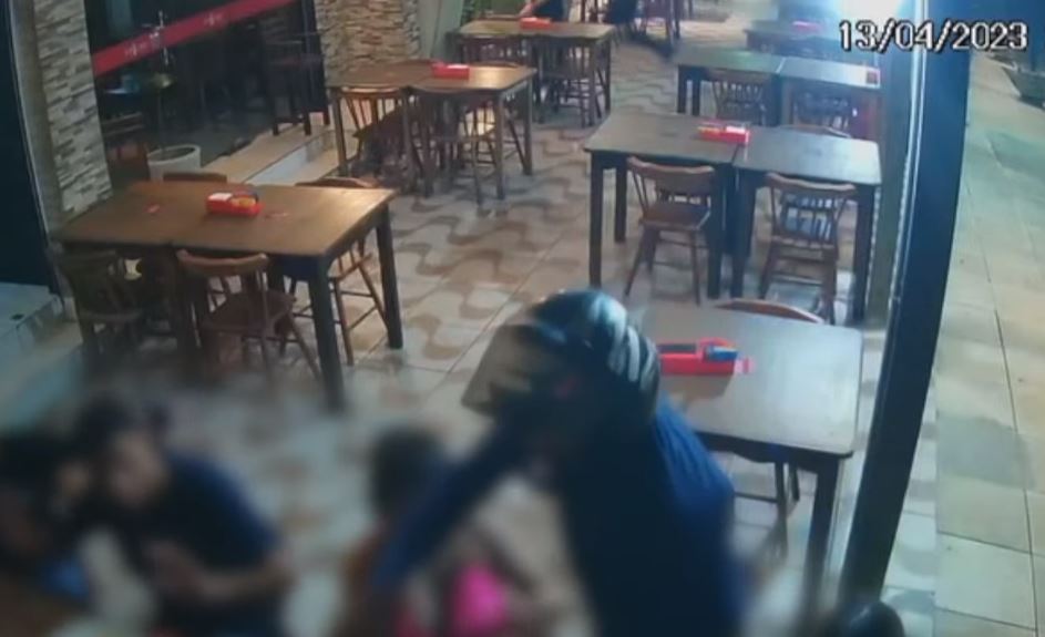 Clientes são assaltados em pizzaria na Candelária