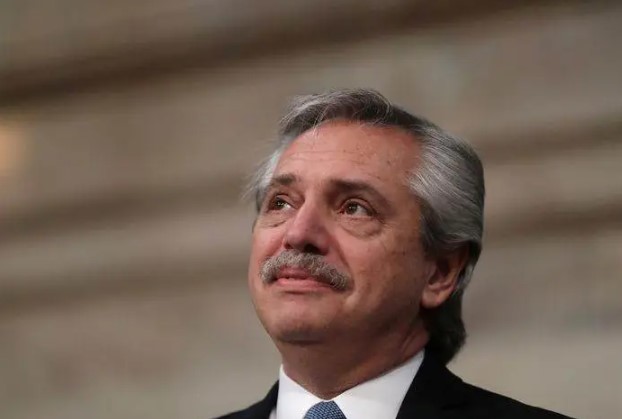 Presidente da Argentina, Alberto Fernández, anuncia que não concorrerá à reeleição