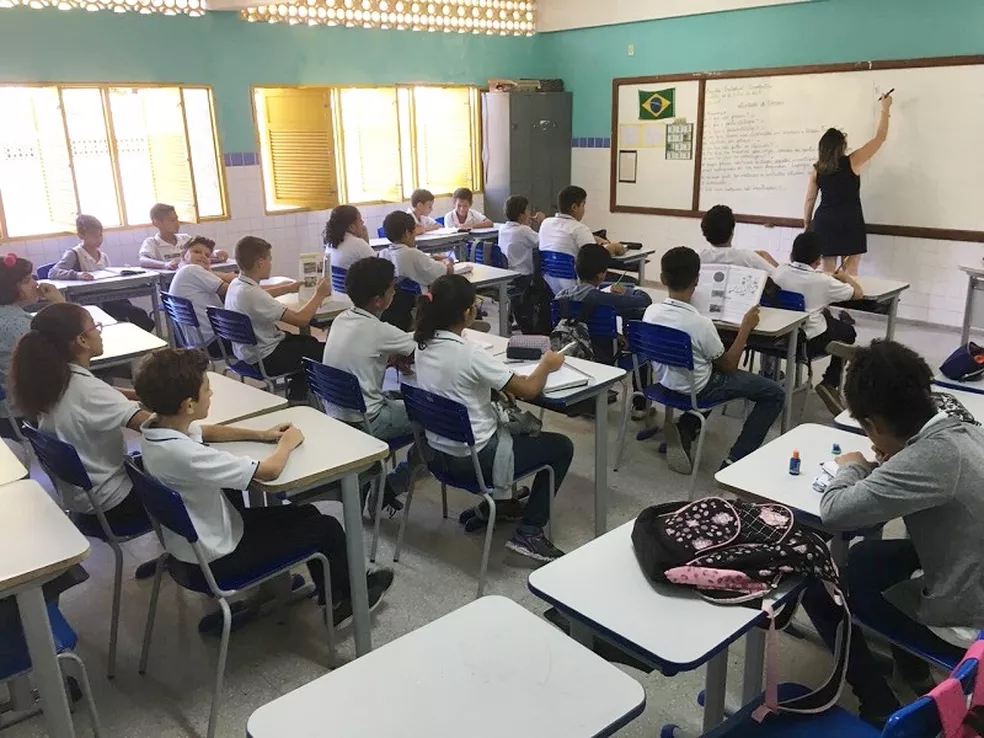 Suspensão de novo ensino médio afeta 48,5 mil alunos no RN