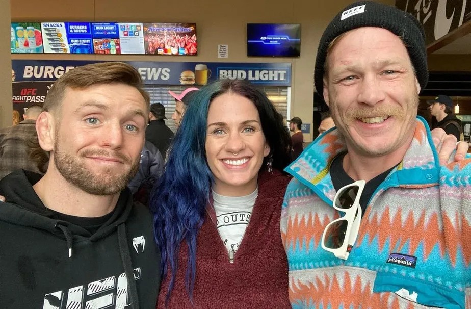 Astro do UFC expõe traição de sua esposa com melhor amigo na lua de mel