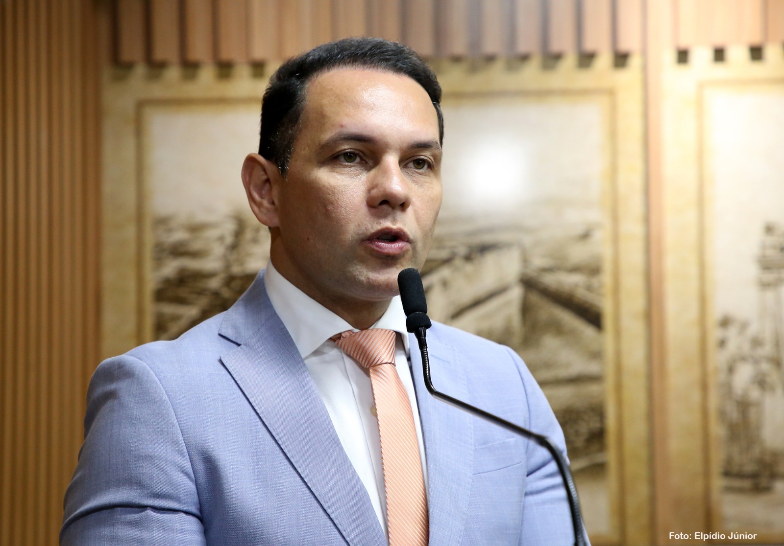 Vereador Kleber Fernandes propõe debate sobre o Dia Livre de Impostos