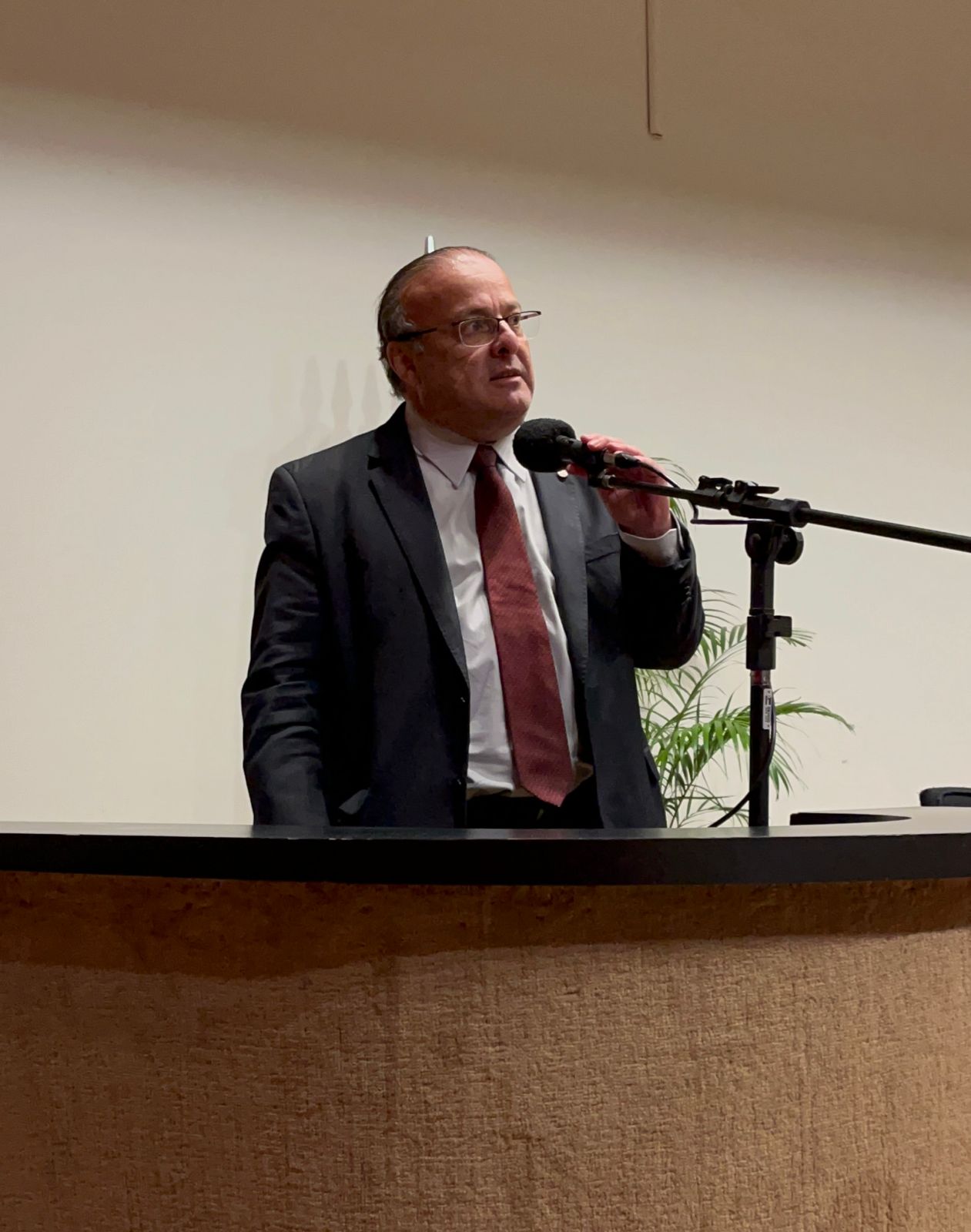 Paulinho Freire apresenta Projeto de Lei que acelera o tratamento de ansiedade e depressão