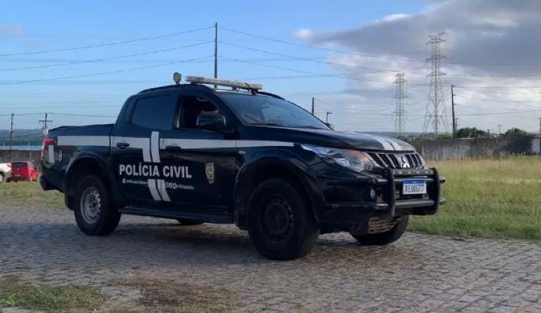 Polícia Civil cumpre mandado de busca e apreensão e afasta policial investigado por peculato no Alecrim