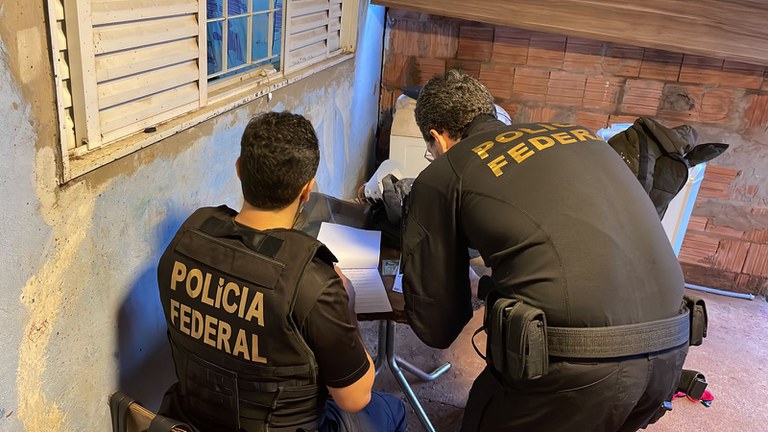 PF cumpre mandados em operação contra fraudes bancárias em Natal