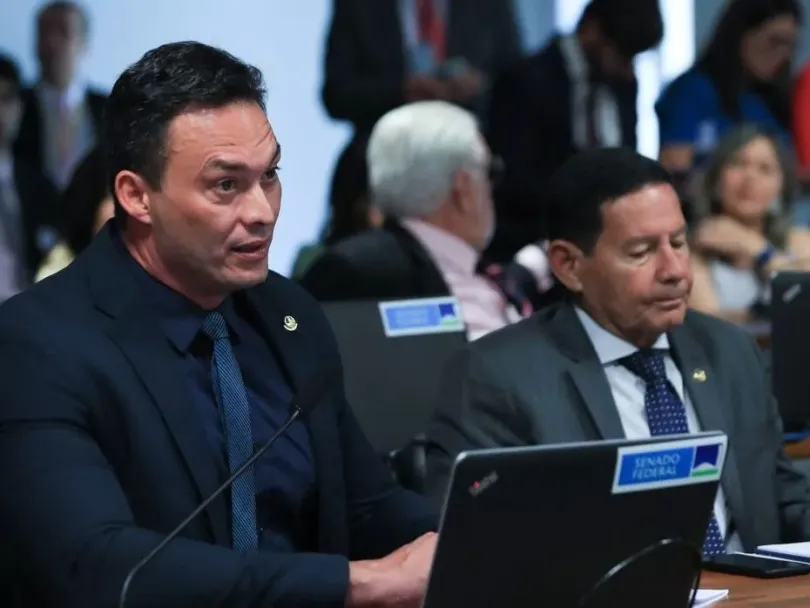 Styvenson ironiza Moraes: 'espero que seja tão rígido com drogas como é com políticos'