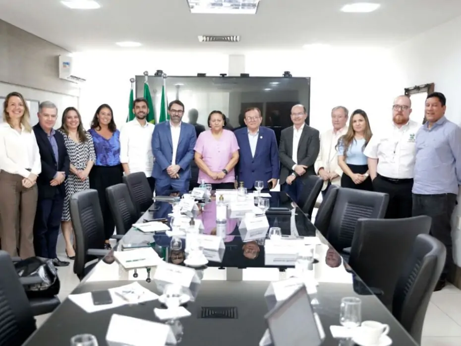 Fátima recebe empresa que assumiu lugar da Petrobras no RN e cobra “preço justo” para combustíveis