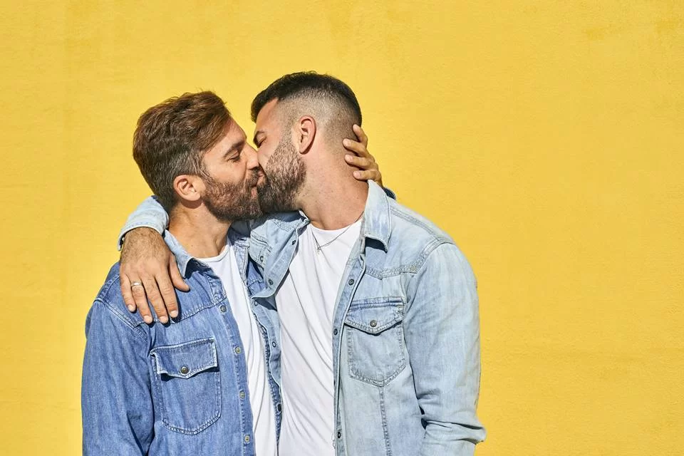 Dia do Orgulho: 45% dos héteros teriam um relacionamento homossexual