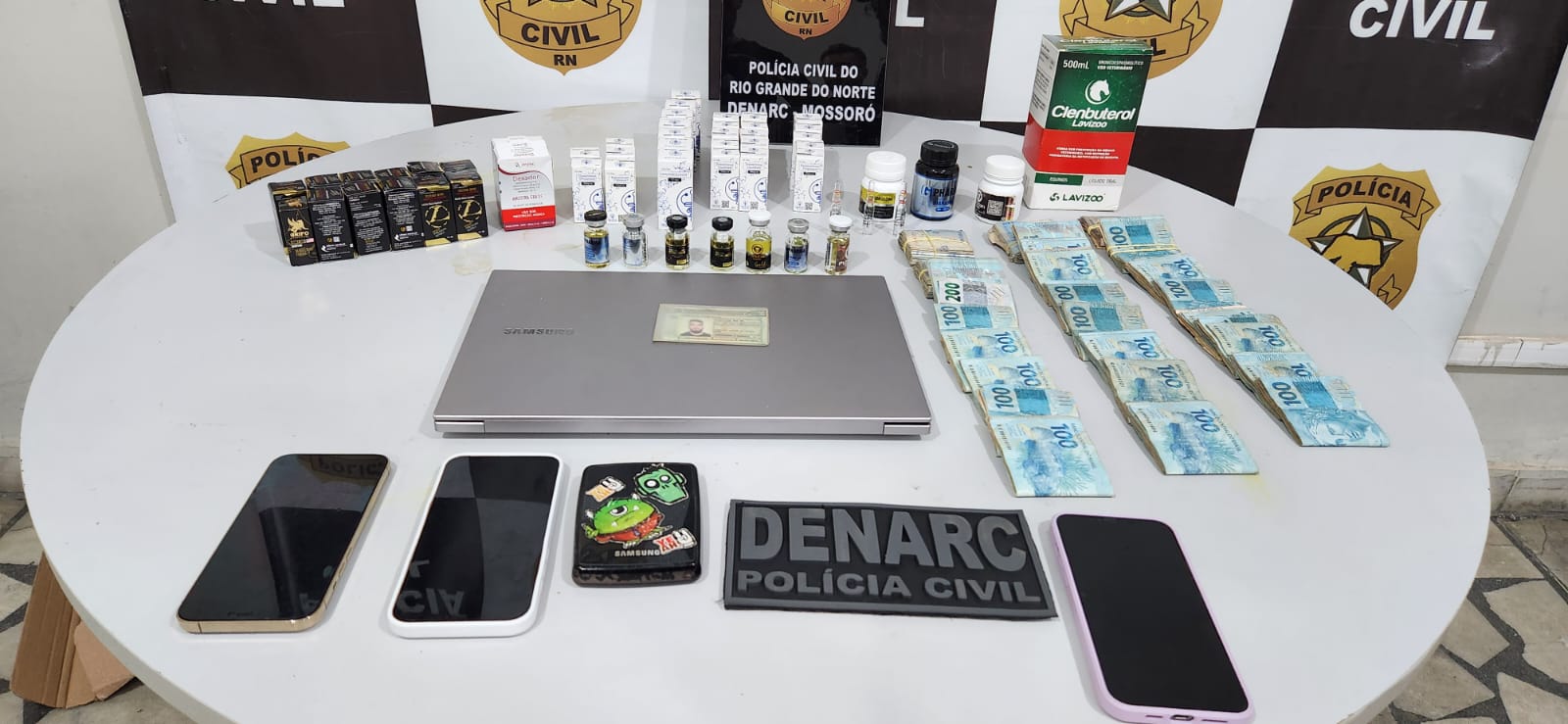 Polícia Civil realiza operação em condomínio de luxo e em lojas de suplementos em Mossoró; um homem foi preso por venda ilegal de anabolizantes