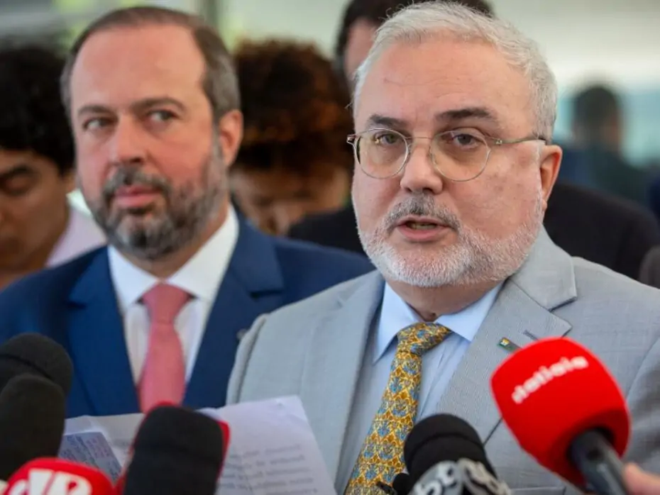Ministro critica Jean Paul e diz que não se importa com reação: “Prefiro que ele feche a cara e nós possamos lograr êxito”
