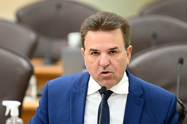Luiz Eduardo questiona condicionantes do Idema para licenciamento em Ponta Negra