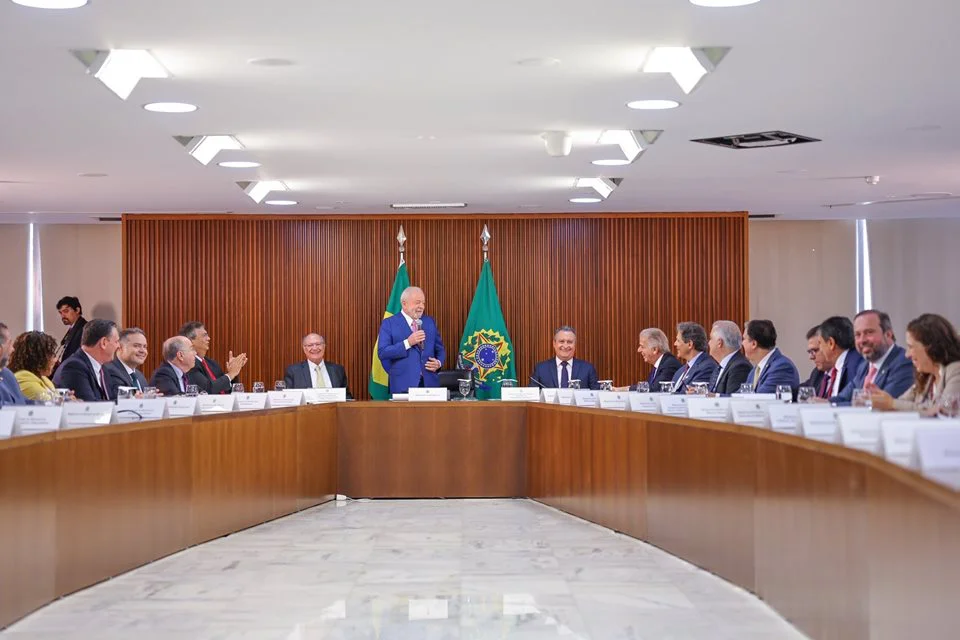 Lula exclui comandantes das Forças Armadas de reuniões ministeriais