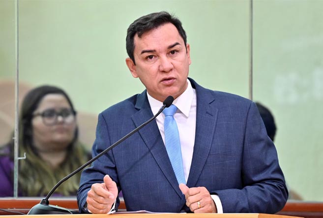 Poder Público não pode ser empecilho para desenvolvimento, diz deputado