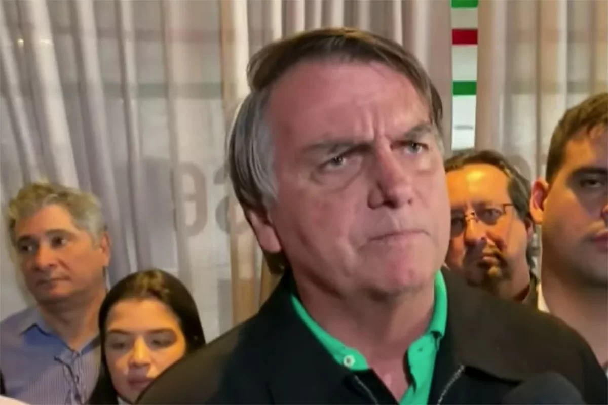 “Tomei uma facada nas costas”, diz Bolsonaro após ficar inelegível