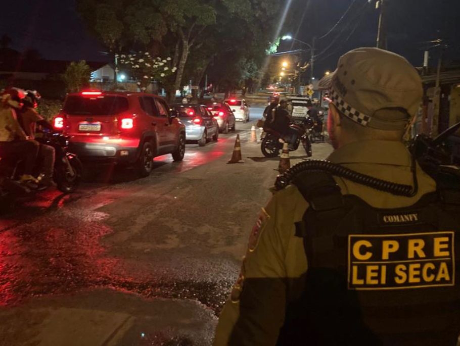 CPRE/ LEI SECA prende condutores embriagados e apreende drogas na zona Oeste de Natal